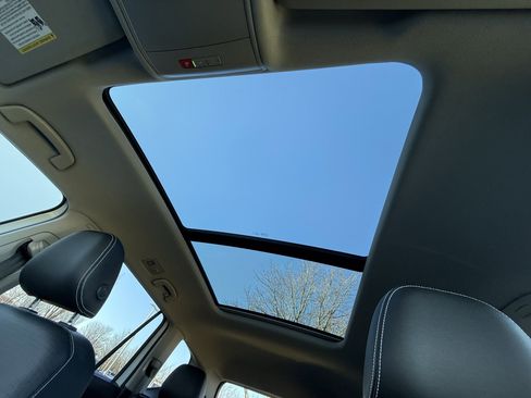 Used 2023 Volkswagen Atlas SE w/ Panoramic Sunroof Package image 28