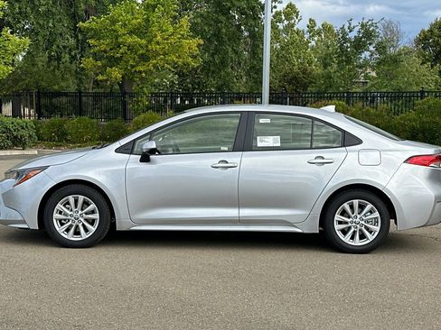 New 2026 Toyota Corolla LE FWD image 9