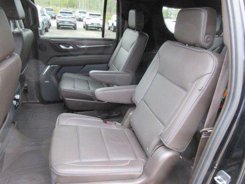 Used 2023 GMC Yukon XL Denali w/ LPO, Floor Liner Package AWD/4WD image 15