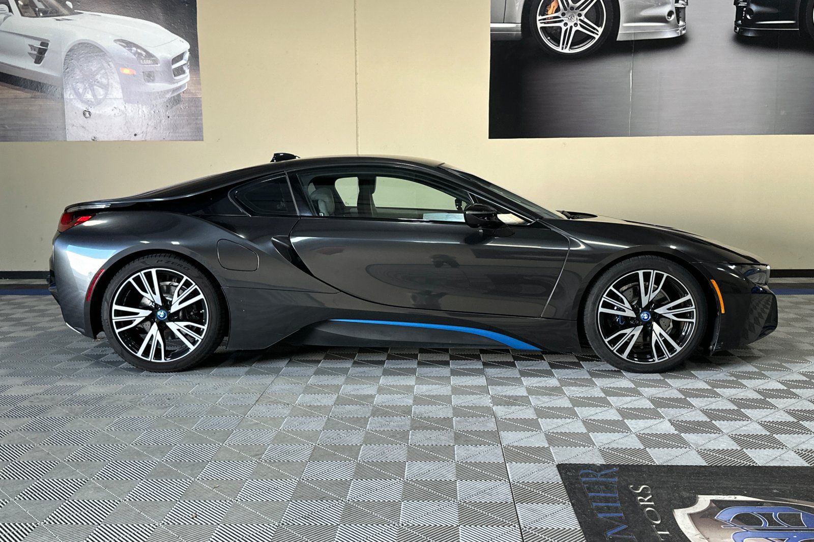 Used 2015 BMW i8 AWD/4WD image 3