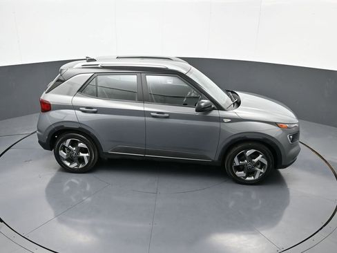 Certified 2022 Hyundai Venue Limited FWD image 34
