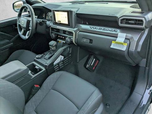 Used 2025 Toyota Tacoma SR5 image 21