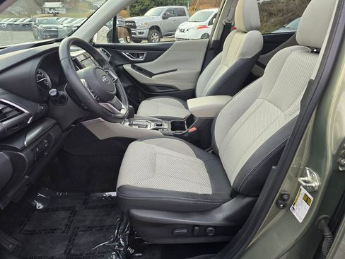 Used 2021 Subaru Forester Premium image 4