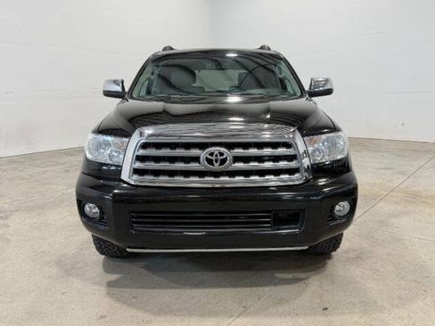 Used 2014 Toyota Sequoia Platinum AWD/4WD image 3