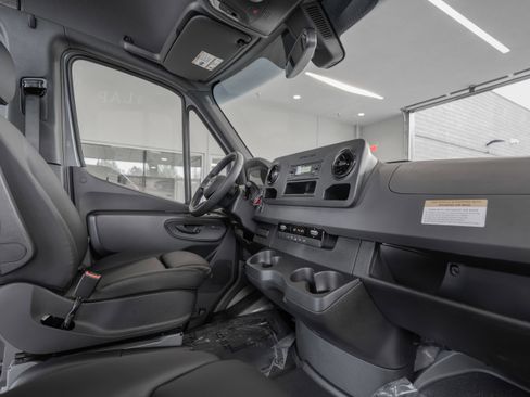 Certified 2025 Mercedes-Benz Sprinter 2500 image 16