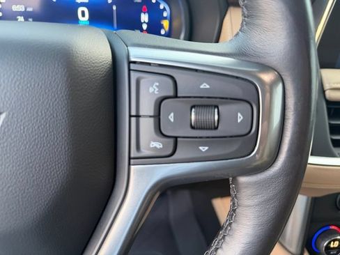 Used 2023 Chevrolet Suburban Premier AWD/4WD image 24