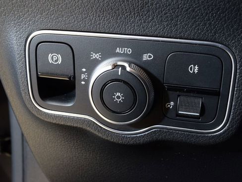 Used 2023 Mercedes-Benz GLA 250 4MATIC image 16