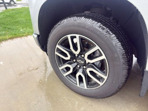 Used 2020 Chevrolet Silverado 1500 LT image 4