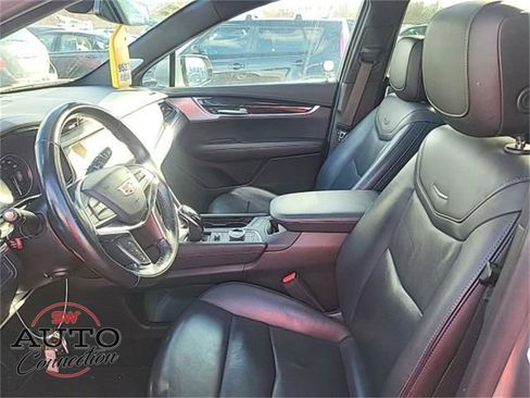Used 2023 Cadillac XT5 Premium Luxury image 6