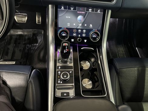 Used 2018 Land Rover Range Rover Sport HSE Dynamic image 10