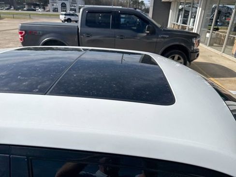 Used 2022 Chrysler 300 S image 5