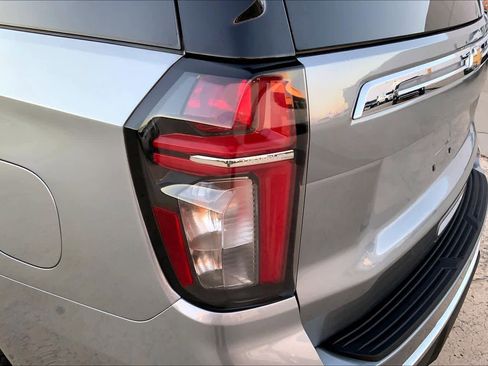 Used 2024 Chevrolet Suburban LT image 25