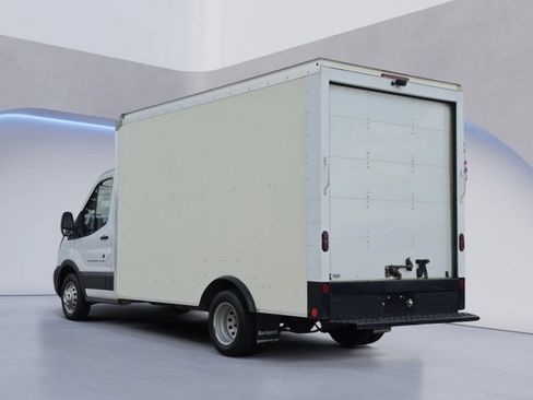Used 2022 Ford Transit 350 DRW RWD image 4