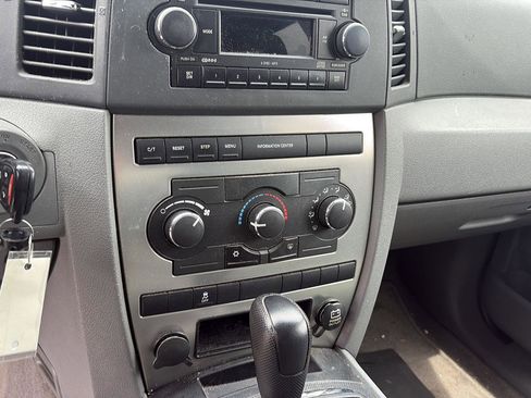 Used 2007 Jeep Grand Cherokee Laredo AWD/4WD image 17