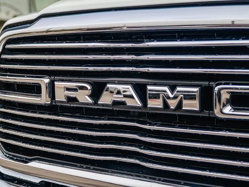 Used 2022 RAM 2500 Laramie AWD/4WD image 11