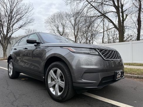 Used 2018 Land Rover Range Rover Velar S image 4