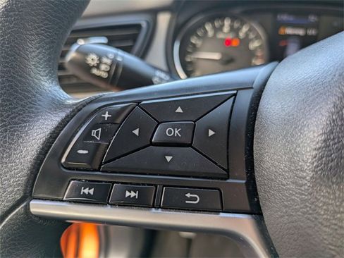 Used 2021 Nissan Rogue Sport S image 11