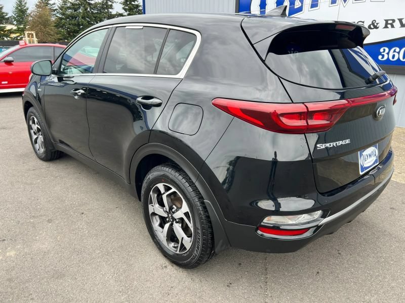 Used 2020 Kia Sportage LX AWD/4WD image 16