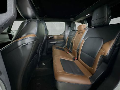 Certified 2021 Ford Bronco Outer Banks w/ Sasquatch Package image 13