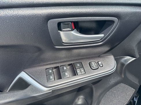 Used 2017 Toyota Camry SE FWD image 23
