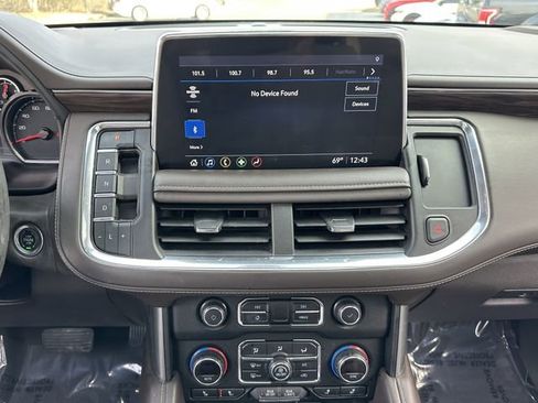 Used 2021 Chevrolet Suburban LT w/ LT Signature Package image 17