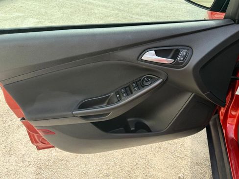 Used 2018 Ford Focus SEL image 19