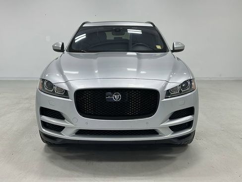 Used 2019 Jaguar F-PACE Premium image 9