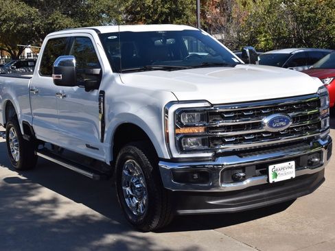 Used 2024 Ford F250 Lariat w/ Chrome Package image 4