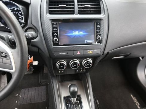 Used 2025 Mitsubishi Outlander Sport ES image 12