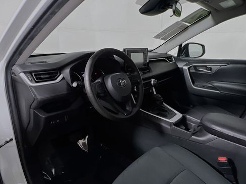 Used 2021 Toyota RAV4 XLE image 30