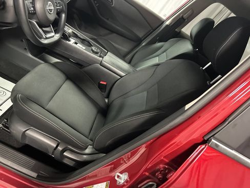 Used 2023 Nissan Rogue S AWD/4WD image 10