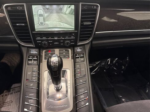 Used 2013 Porsche Panamera GTS AWD/4WD image 27
