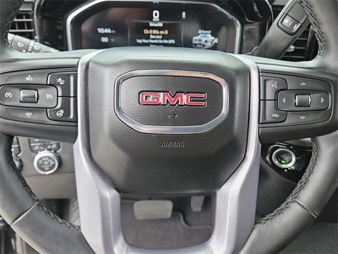 Used 2025 GMC Sierra 1500 SLT image 11