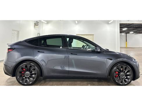 Used 2022 Tesla Model Y Performance AWD/4WD image 10