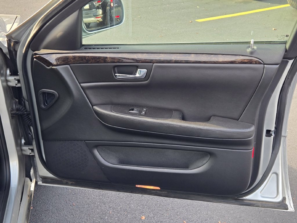Used 2008 Cadillac DTS FWD image 7
