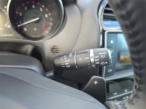 Used 2017 Jaguar F-PACE Prestige image 28