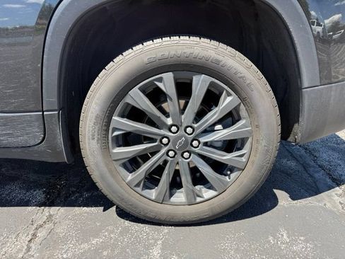Used 2023 Chevrolet Traverse RS FWD image 4