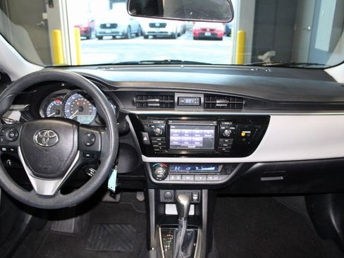 Used 2015 Toyota Corolla LE image 24