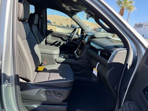 New 2026 GMC Yukon Elevation image 12
