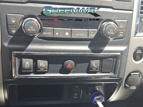 Used 2017 Nissan Titan SV image 20