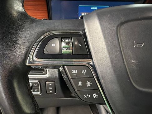 Used 2022 Lincoln Navigator Reserve w/ Equipment Group 201A AWD/4WD image 16