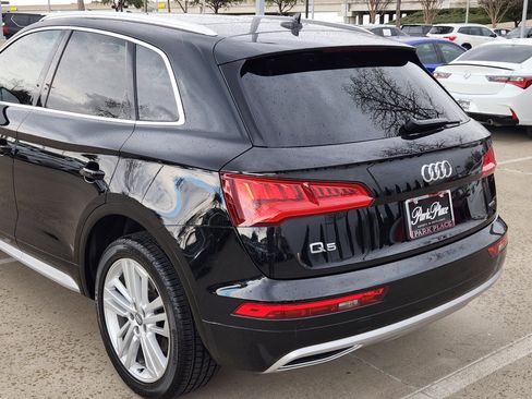 Used 2019 Audi Q5 2.0T Premium Plus image 11