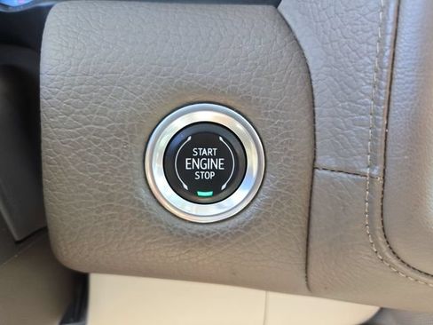 Used 2022 GMC Yukon Denali w/ Denali Premium Package AWD/4WD image 16