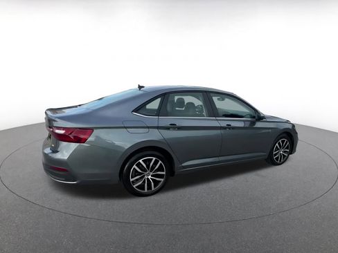 Used 2025 Volkswagen Jetta SE image 15