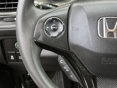 Used 2018 Honda HR-V LX image 12