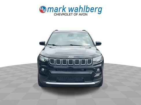 Used 2023 Jeep Compass Limited w/ Sun and Sound Group AWD/4WD image 3