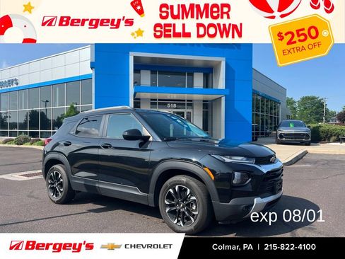 Used 2023 Chevrolet TrailBlazer LT w/ Convenience Package FWD image 1