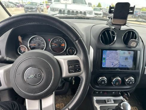 Used 2016 Jeep Compass Latitude AWD/4WD image 10
