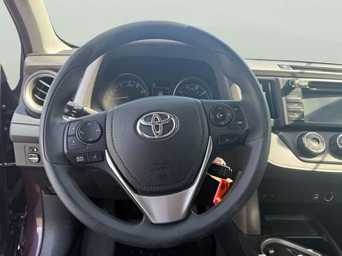 Used 2017 Toyota RAV4 LE AWD/4WD image 12