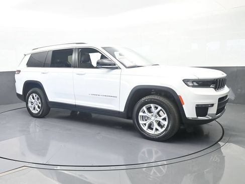 Used 2023 Jeep Grand Cherokee L Limited AWD/4WD image 8